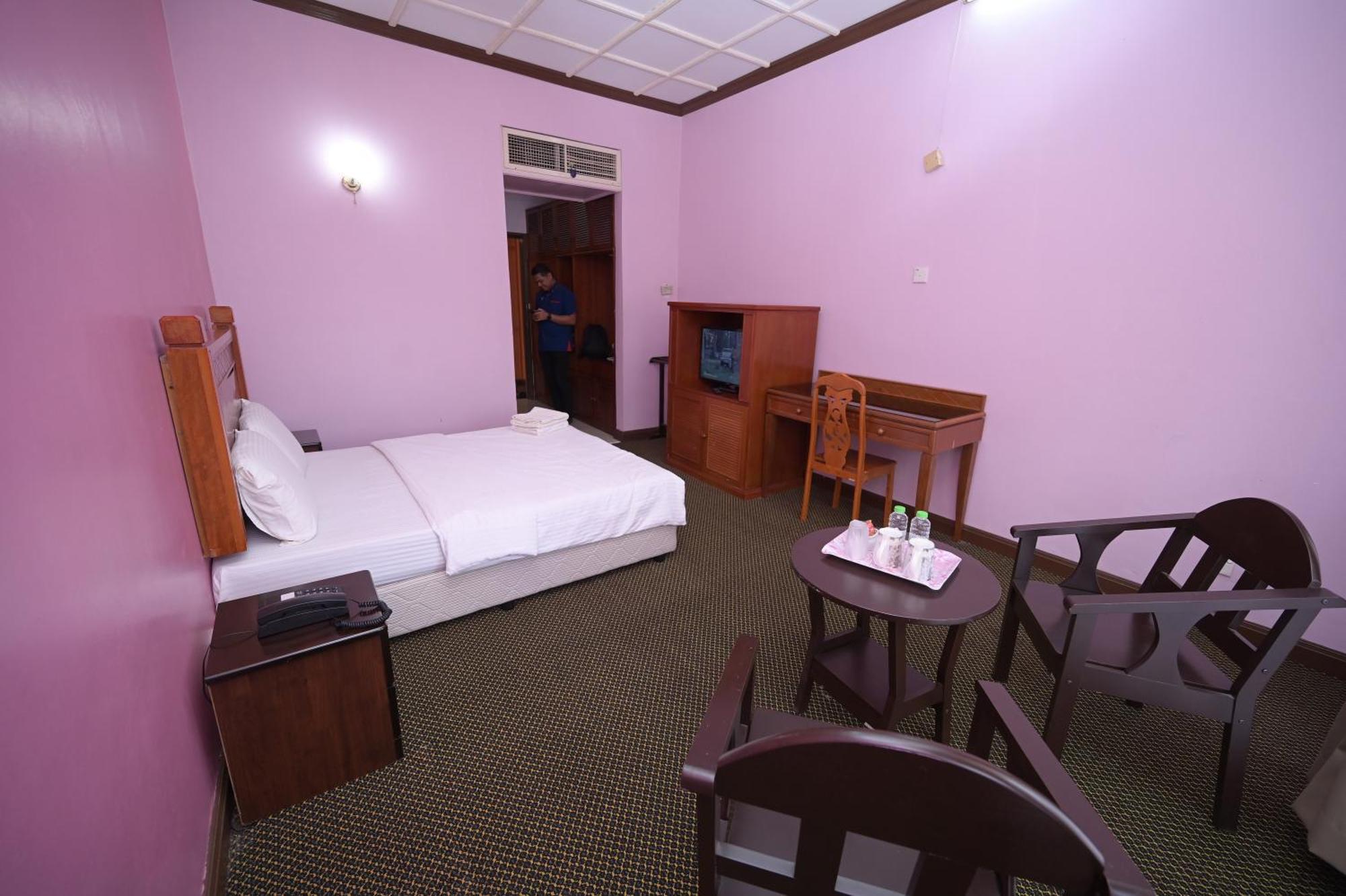 Kesedar Hotel Travel & Tours Sdn Bhd Gua Musang Eksteriør bilde